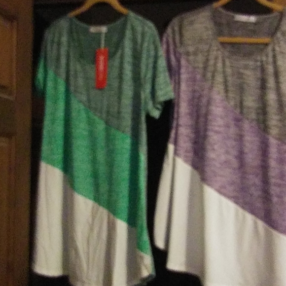 Top - Picture 2 of 2